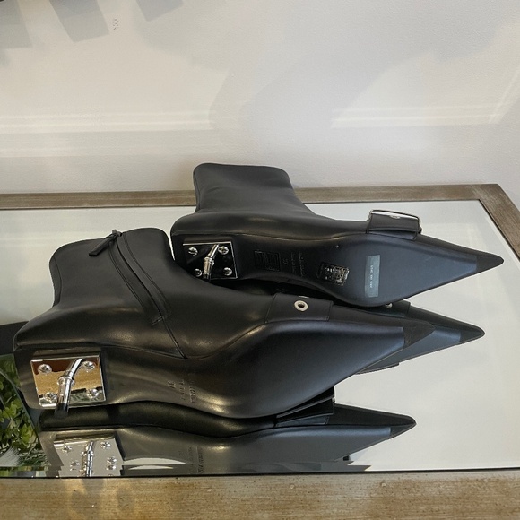 Balenciaga - Buckle Detail Booties - Picture 5 of 5